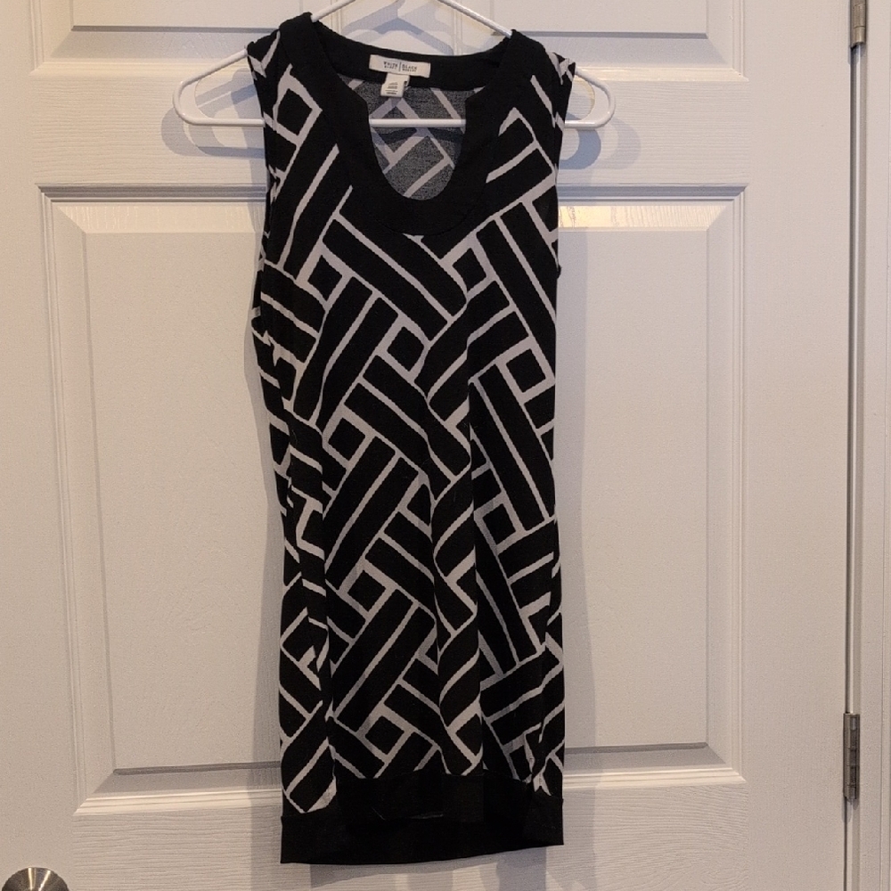 Black And White Geometric Pattern Sleeveless Dress - image 1